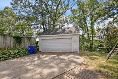 857 16th St SE, Cedar Rapids, IA 52403 - photo 7