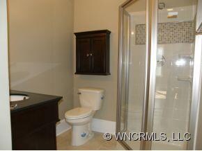 Master Bath/Granite & Ceramic