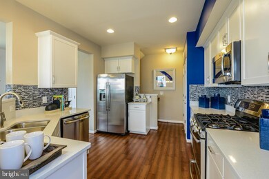 25237 Orchard View Terrace unit 6B2, Chantilly, VA 20152 - photo 2