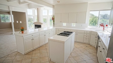 5162 Campo Rd, Woodland Hills, CA 91364 - photo 2