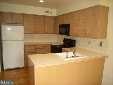 138 Montrose Ave unit 37, Bryn Mawr, PA 19010 - photo 3