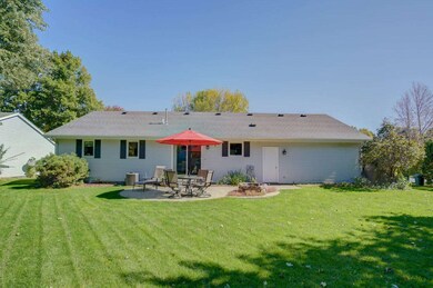 575 Ash St, Oregon, WI 53575 - photo 6