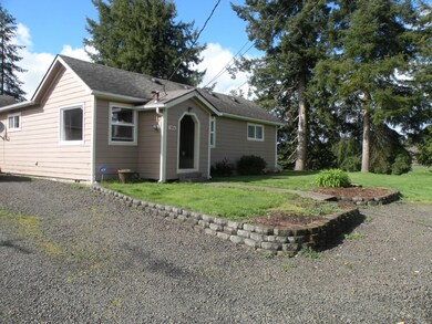 1104 Paulding St, Raymond, WA 98577 - photo 2