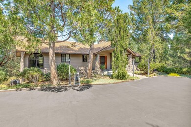 259 Garnet Ln, Grants Pass, OR 97526 - photo 5