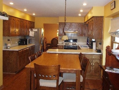 29W255 Hartman Dr, Naperville, IL 60564 - photo 5