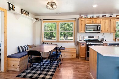 Built In Dining Seating