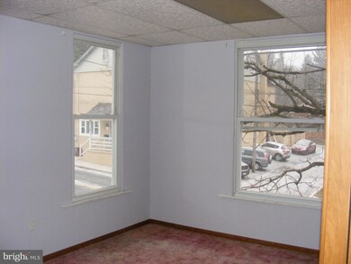 27 N 3rd St, Womelsdorf, PA 19567 - photo 7