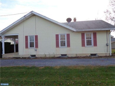 3418 Earl St, Reading, PA 19605 - photo 7