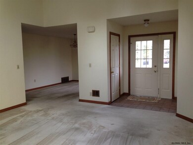 8 Standish Dr, Glenmont, NY 12077 - photo 4