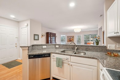 1261 Joyce Ln unit 4, Ann Arbor, MI 48103 - photo 2