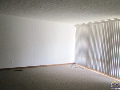 2301 SW Gage Blvd, Topeka, KS 66614 - photo 6