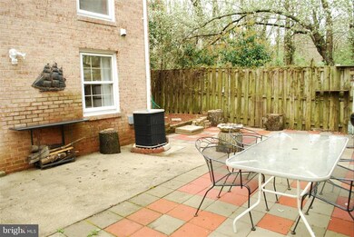 2545 Windbreak Dr, Alexandria, VA 22306 - photo 6