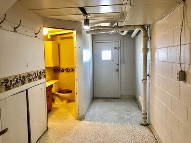 301 N 15th St, Marshalltown, IA 50158 - photo 5