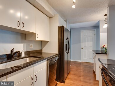 8655 Bent Arrow Ct, Springfield, VA 22153 - photo 7