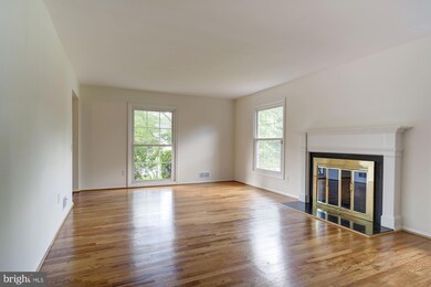 12832 Huntsman Way, Potomac, MD 20854 - photo 6