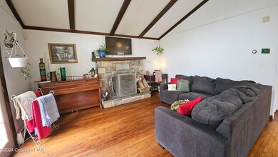 1537 Clover Rd, Long Pond, PA 18334 - photo 5