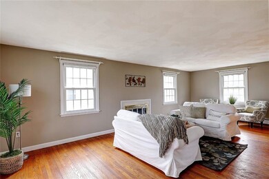 7 Newbrook Dr, Barrington, RI 02806 - photo 2