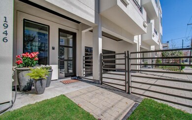 1946 Welch St, Houston, TX 77019 - photo 3