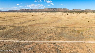3294 W Limestone Dr, Paulden, AZ 86334 - photo 5