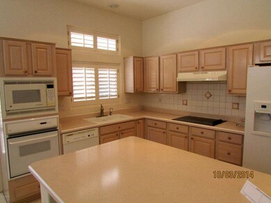 Nice lite & brite Kitchen