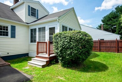 7 Maplewood Ave, Dover, NH 03820 - photo 3