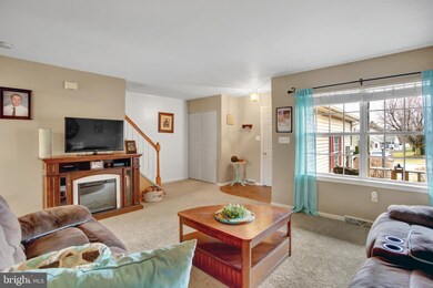 279 W Fulton St, New Holland, PA 17557 - photo 4