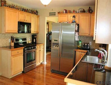 6 Maxwell Dr, Saratoga Springs, NY 12866 - photo 4