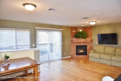 35 Chesterfield Ln, Staten Island, NY 10314 - photo 6