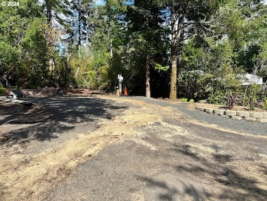 253 Outer Dr, Florence, OR 97439 - photo 6