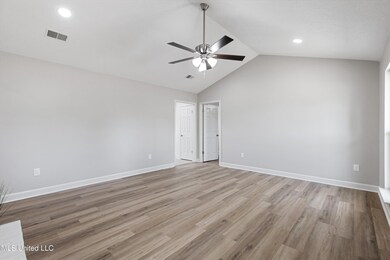 04-7061 Dunbarton Dr-4