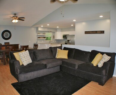 797 Royal Cir, Howard, OH 43028 - photo 2