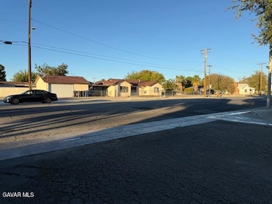 1807 W Avenue k8, Lancaster, CA 93534 - photo 3