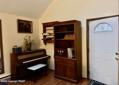 7219 Crescent Ln, Tobyhanna, PA 18466 - photo 3