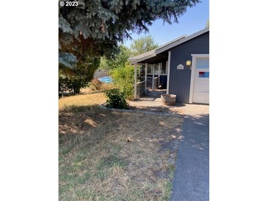 605 SW Nye Ave, Pendleton, OR 97801 - photo 2