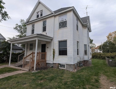 618 Douglas Ct, Davenport, IA 52803 - photo 2