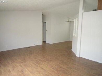 1009 E 9th St, the Dalles, OR 97058 - photo 4