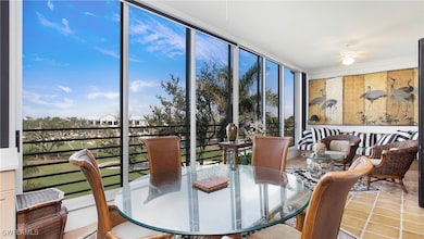 Sunroom with ceiling fan