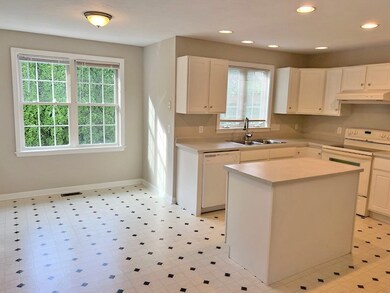 7 Reardon St, Worcester, MA 01606 - photo 4