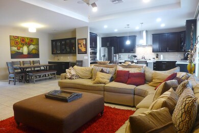 Grt rm to Kitchen Dining