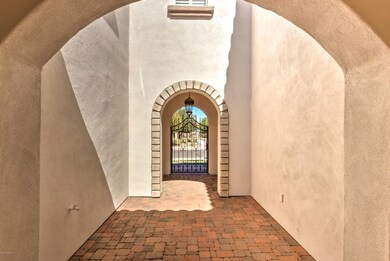 2069 E Hackberry Pl-14