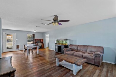 214 Oakley Cir, Weatherford, TX 76085 - photo 3