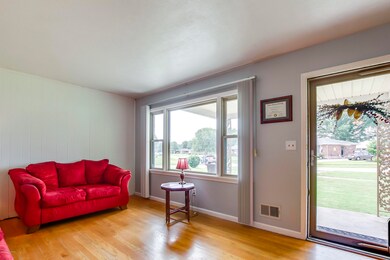 4-7003_GagelandRd_40258_549