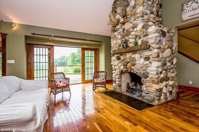 02_468MtTaborRd_1_LivingRoom_HiRes