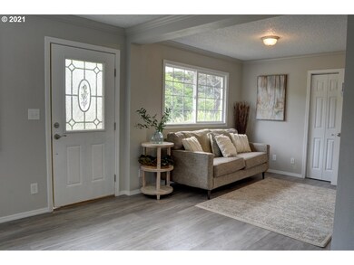 1030 SW Mark St, Newport, OR 97365 - photo 3