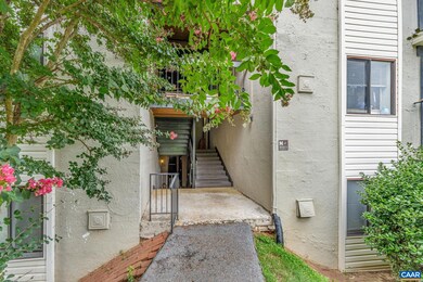 33 Spring Ct, Charlottesville, VA 22901 - photo 4