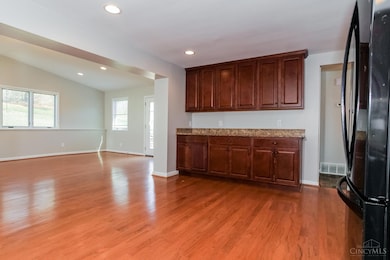 6268 Rocknoll Ln, Cincinnati, OH 45247 - photo 7