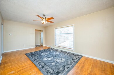 2212 56th St, Des Moines, IA 50310 - photo 4
