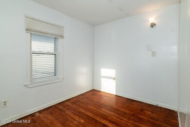 19-web-or-mls-907EmmetSt-19