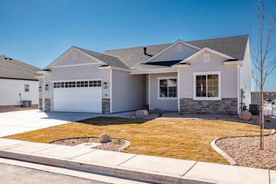 131 N Strathmore Ln