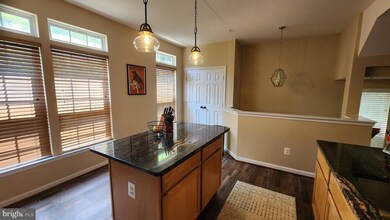 9128 Aventon Ct, Lorton, VA 22079 - photo 7